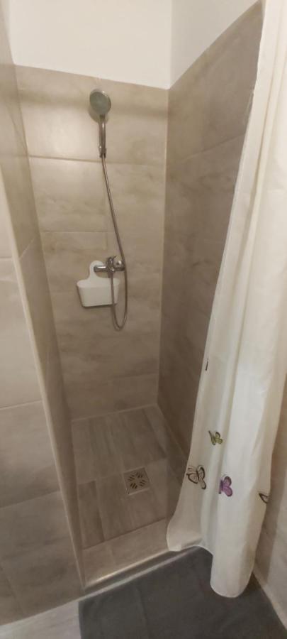Lali Apartman Balatonudvari Exterior foto